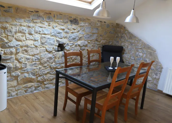 Apartment Pause-toit, Le De Mozet. *